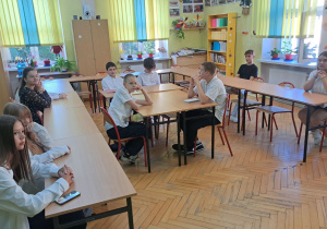 Uczniowie w klasie siódmej.