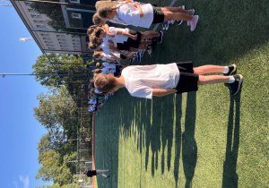 Powitanie uczestników na pobliskim boisku Orlik