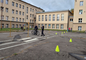 Rozmowa przed egzaminem z panią policjantką