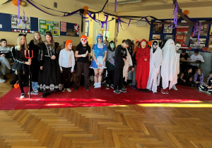 Strasznie przebrana klasa V - upiory, duchy, czarnoksiężnicy