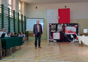 Przemówienie Pana Dyrektora podczas szkolnej uroczystości Święta Niepodległości